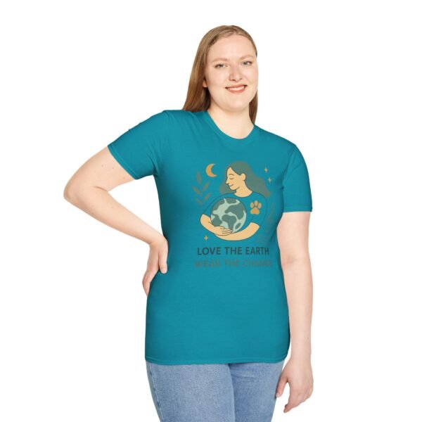 Eco-Friendly Unisex T-Shirt - "Love the Earth, Wear the Change" - immagine 93
