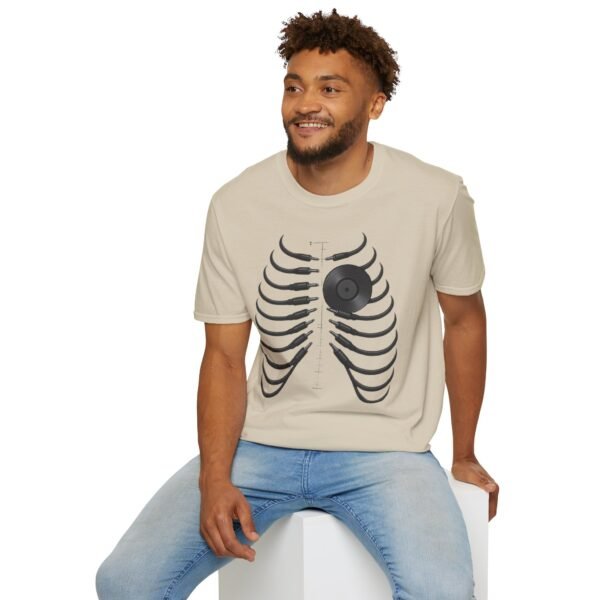 Unisex  T-Shirt - Softstyle, Casual"Beat of the Heart - immagine 39