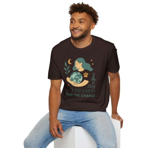Eco-Friendly Unisex T-Shirt - "Love the Earth, Wear the Change" - immagine 58