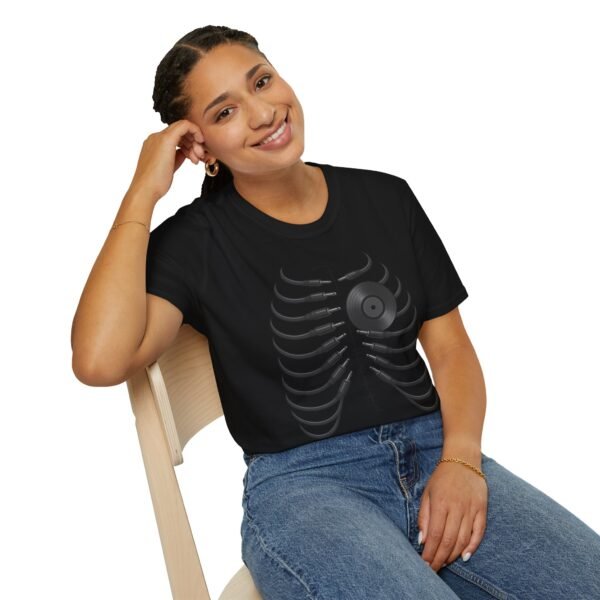 Unisex  T-Shirt - Softstyle, Casual"Beat of the Heart - immagine 27
