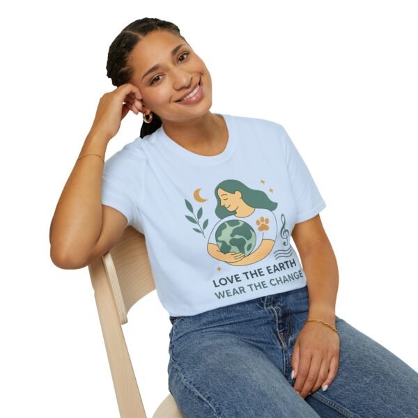 Eco-Friendly Unisex T-Shirt - "Love the Earth, Wear the Change" - immagine 104