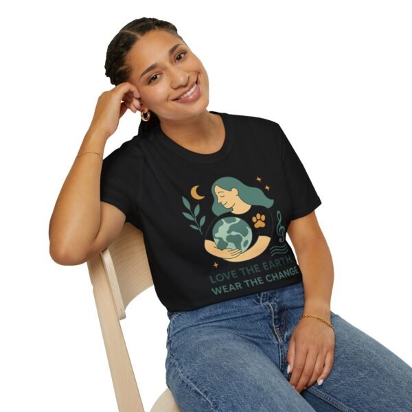 Eco-Friendly Unisex T-Shirt - "Love the Earth, Wear the Change" - immagine 28