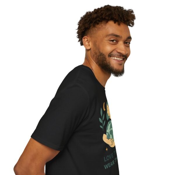 Eco-Friendly Unisex T-Shirt - "Love the Earth, Wear the Change" - immagine 30