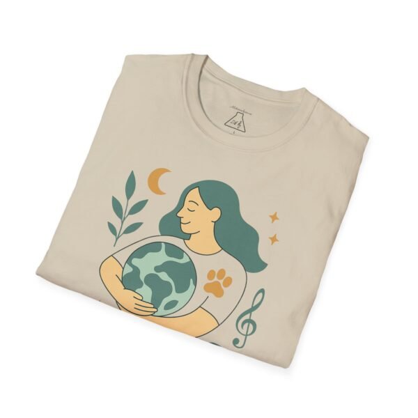 Eco-Friendly Unisex T-Shirt - "Love the Earth, Wear the Change" - immagine 34