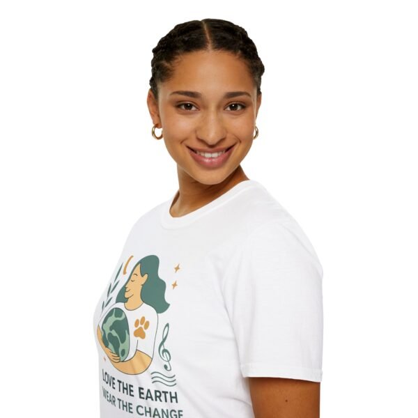 Eco-Friendly Unisex T-Shirt - "Love the Earth, Wear the Change" - immagine 17
