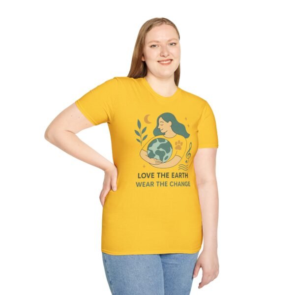 Eco-Friendly Unisex T-Shirt - "Love the Earth, Wear the Change" - immagine 6