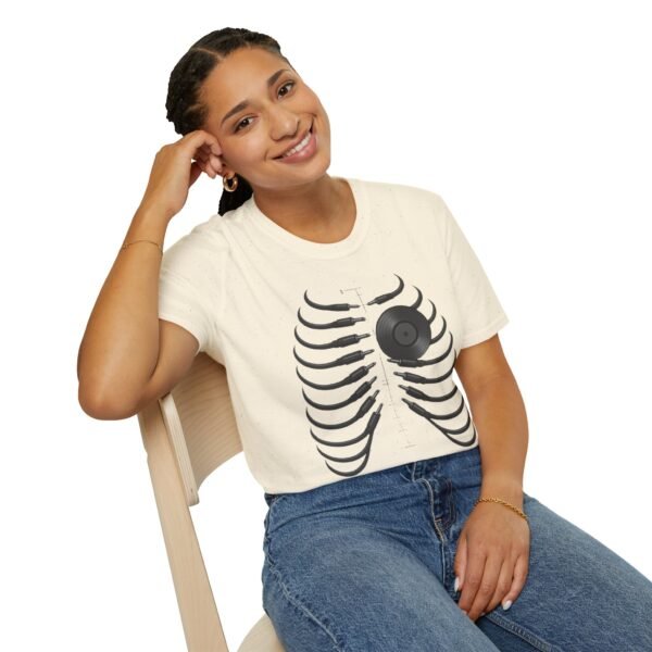 Unisex  T-Shirt - Softstyle, Casual"Beat of the Heart - immagine 55