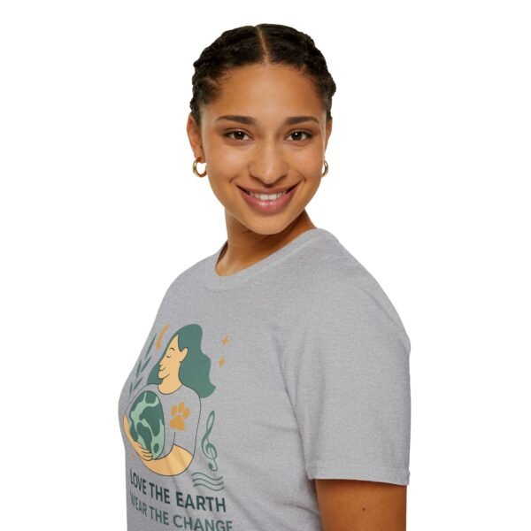 Eco-Friendly Unisex T-Shirt - "Love the Earth, Wear the Change" - immagine 46