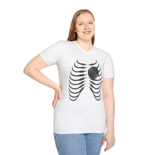 Unisex  T-Shirt - Softstyle, Casual"Beat of the Heart - immagine 15