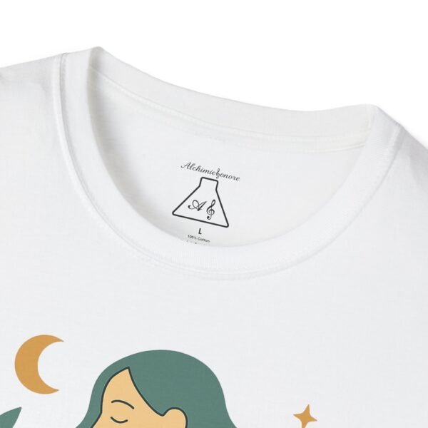Eco-Friendly Unisex T-Shirt - "Love the Earth, Wear the Change" - immagine 13