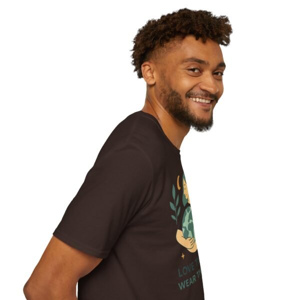 Eco-Friendly Unisex T-Shirt - "Love the Earth, Wear the Change" - immagine 57