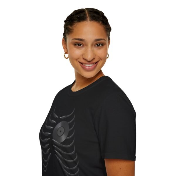 Unisex  T-Shirt - Softstyle, Casual"Beat of the Heart - immagine 26