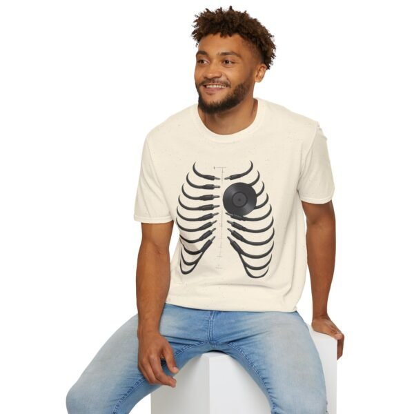 Unisex  T-Shirt - Softstyle, Casual"Beat of the Heart - immagine 59