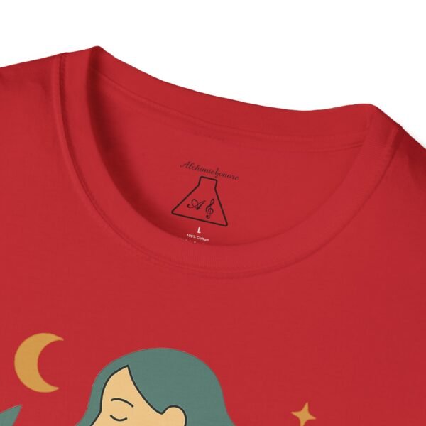 Eco-Friendly Unisex T-Shirt - "Love the Earth, Wear the Change" - immagine 130