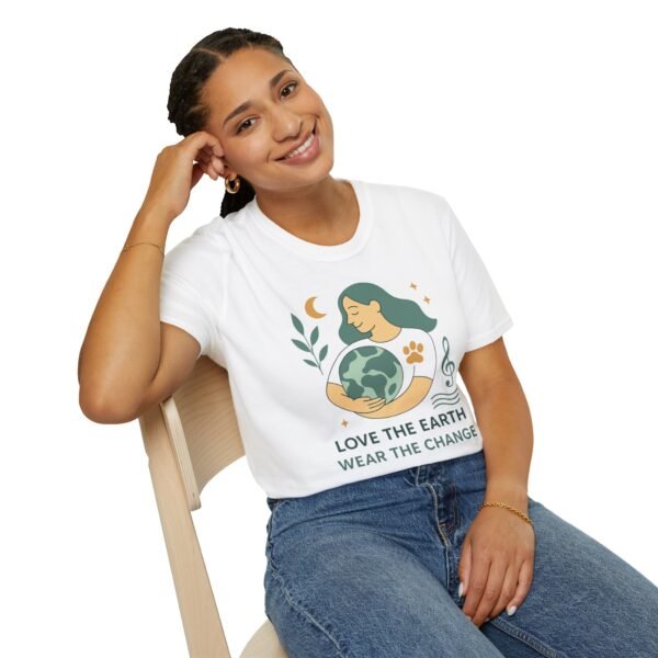 Eco-Friendly Unisex T-Shirt - "Love the Earth, Wear the Change" - immagine 18