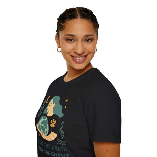Eco-Friendly Unisex T-Shirt - "Love the Earth, Wear the Change" - immagine 27