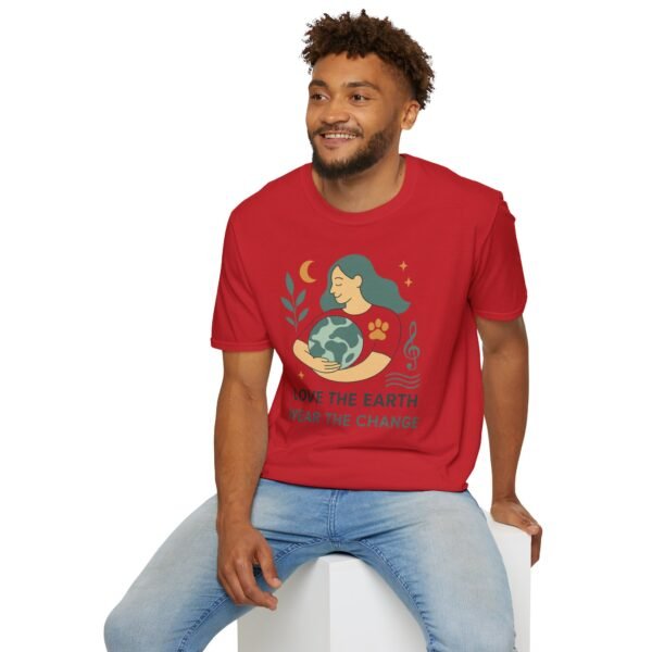 Eco-Friendly Unisex T-Shirt - "Love the Earth, Wear the Change" - immagine 136