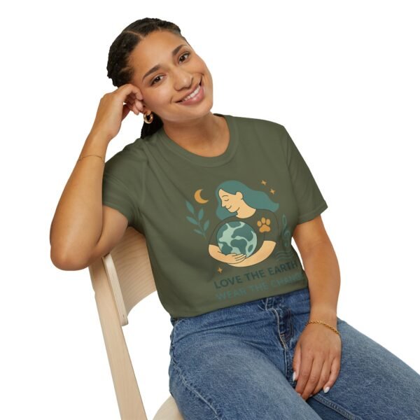 Eco-Friendly Unisex T-Shirt - "Love the Earth, Wear the Change" - immagine 74