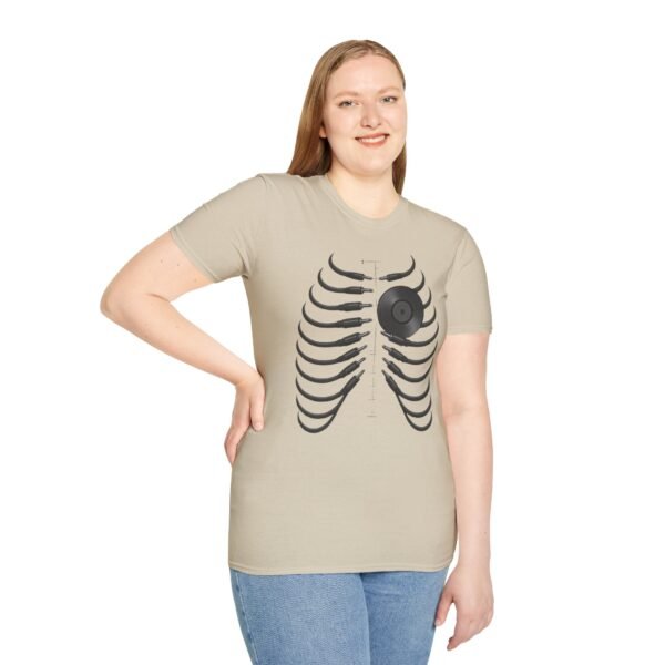 Unisex  T-Shirt - Softstyle, Casual"Beat of the Heart - immagine 34