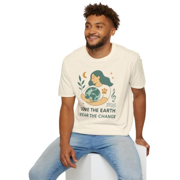 Eco-Friendly Unisex T-Shirt - "Love the Earth, Wear the Change" - immagine 68