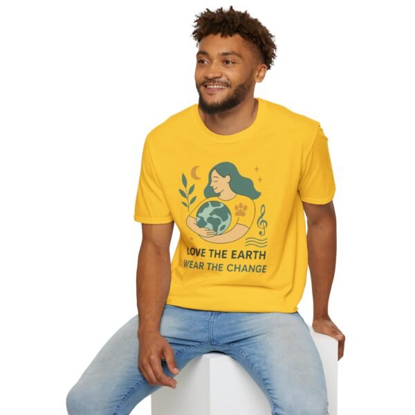 Eco-Friendly Unisex T-Shirt - "Love the Earth, Wear the Change" - immagine 10