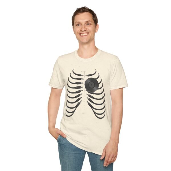 Unisex  T-Shirt - Softstyle, Casual"Beat of the Heart - immagine 57