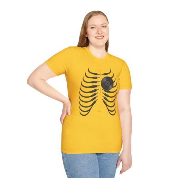Unisex  T-Shirt - Softstyle, Casual"Beat of the Heart - immagine 64