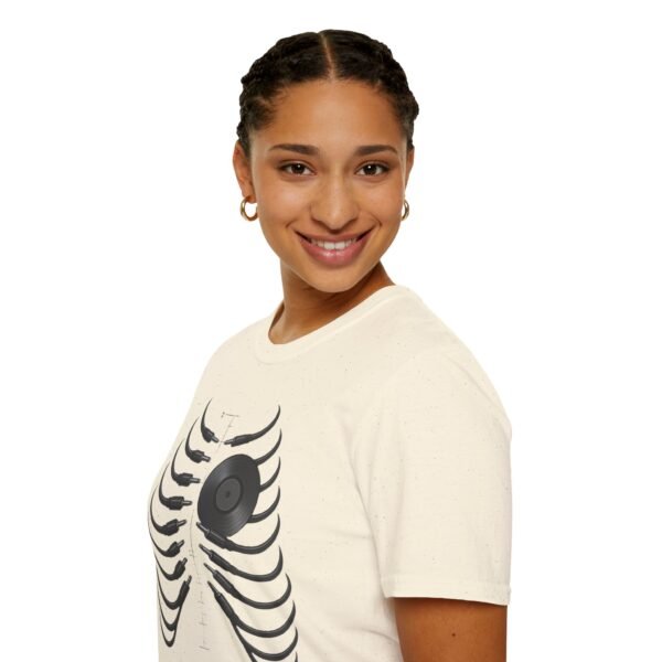 Unisex  T-Shirt - Softstyle, Casual"Beat of the Heart - immagine 56