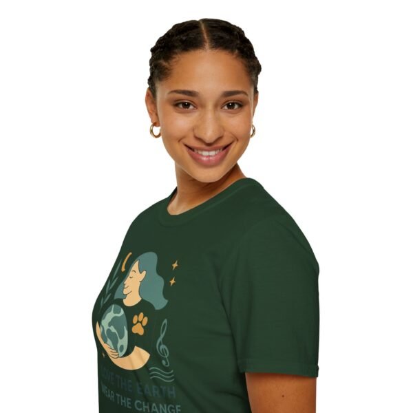 Eco-Friendly Unisex T-Shirt - "Love the Earth, Wear the Change" - immagine 85