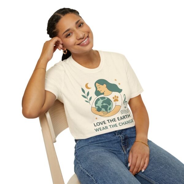 Eco-Friendly Unisex T-Shirt - "Love the Earth, Wear the Change" - immagine 64