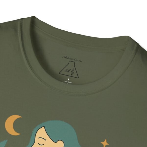 Eco-Friendly Unisex T-Shirt - "Love the Earth, Wear the Change" - immagine 71