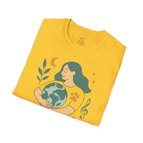 Eco-Friendly Unisex T-Shirt - "Love the Earth, Wear the Change" - immagine 5