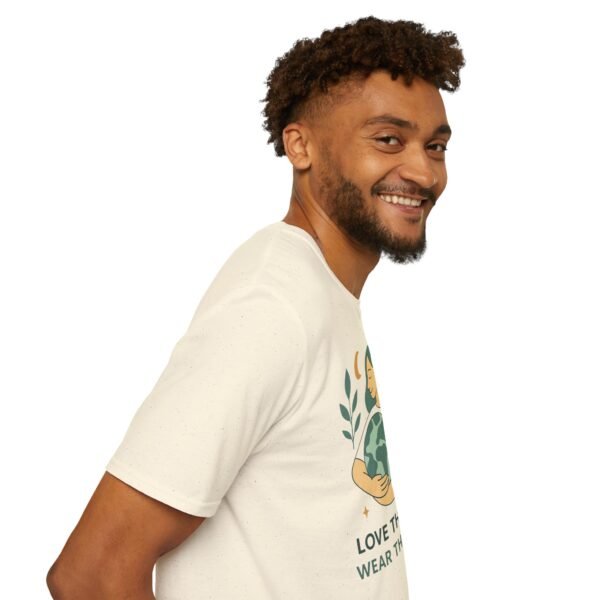 Eco-Friendly Unisex T-Shirt - "Love the Earth, Wear the Change" - immagine 67