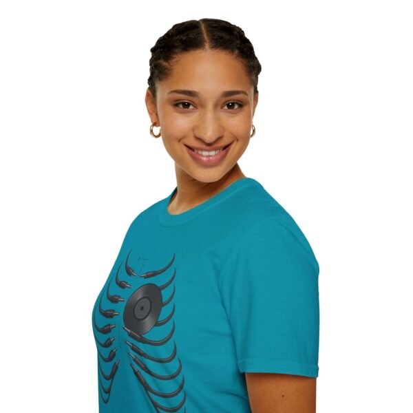 Unisex  T-Shirt - Softstyle, Casual"Beat of the Heart - immagine 115