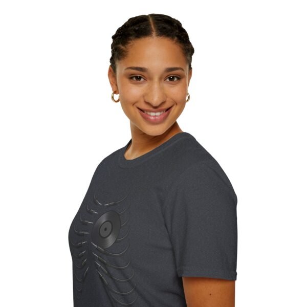 Unisex  T-Shirt - Softstyle, Casual"Beat of the Heart - immagine 144