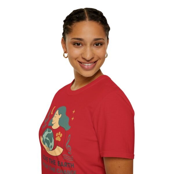 Eco-Friendly Unisex T-Shirt - "Love the Earth, Wear the Change" - immagine 133