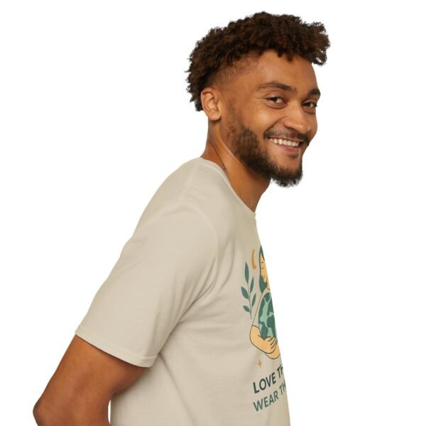 Eco-Friendly Unisex T-Shirt - "Love the Earth, Wear the Change" - immagine 39