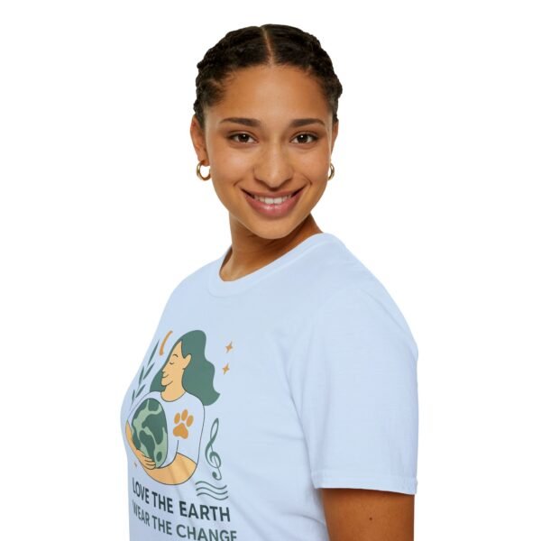 Eco-Friendly Unisex T-Shirt - "Love the Earth, Wear the Change" - immagine 105