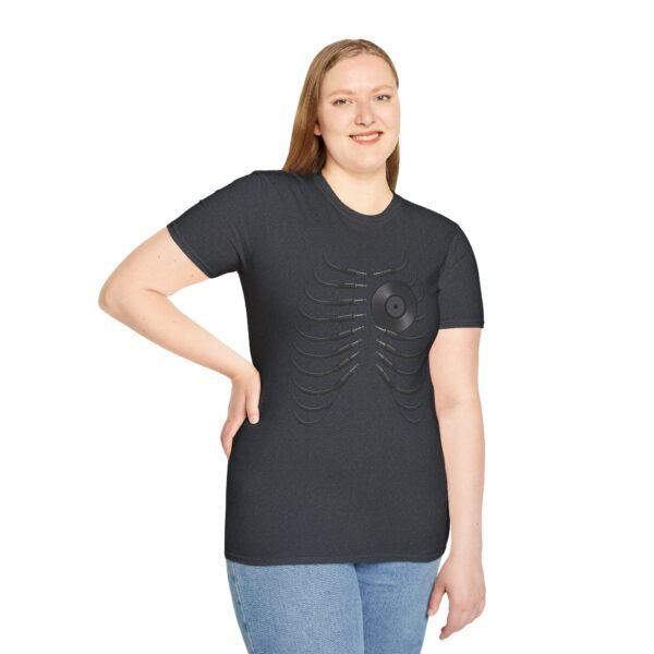 Unisex  T-Shirt - Softstyle, Casual"Beat of the Heart - immagine 142