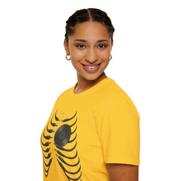 Unisex  T-Shirt - Softstyle, Casual"Beat of the Heart - immagine 66