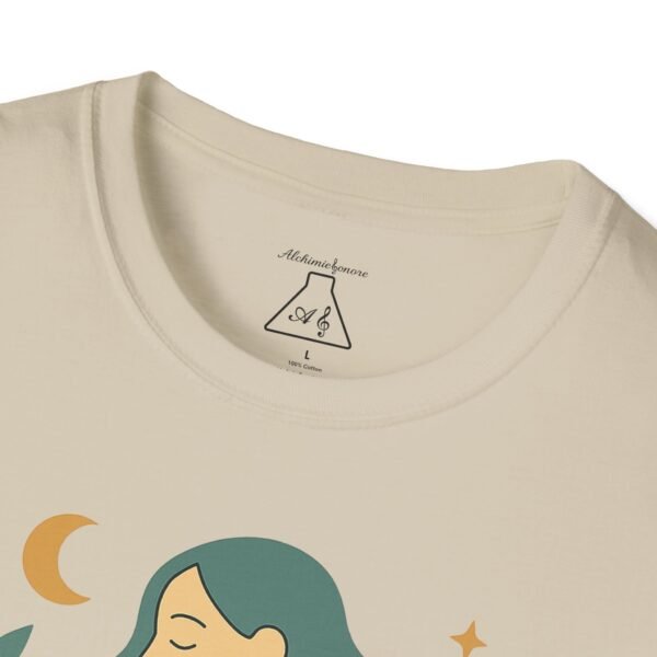 Eco-Friendly Unisex T-Shirt - "Love the Earth, Wear the Change" - immagine 33