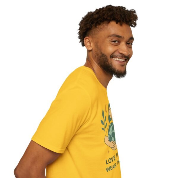 Eco-Friendly Unisex T-Shirt - "Love the Earth, Wear the Change" - immagine 9