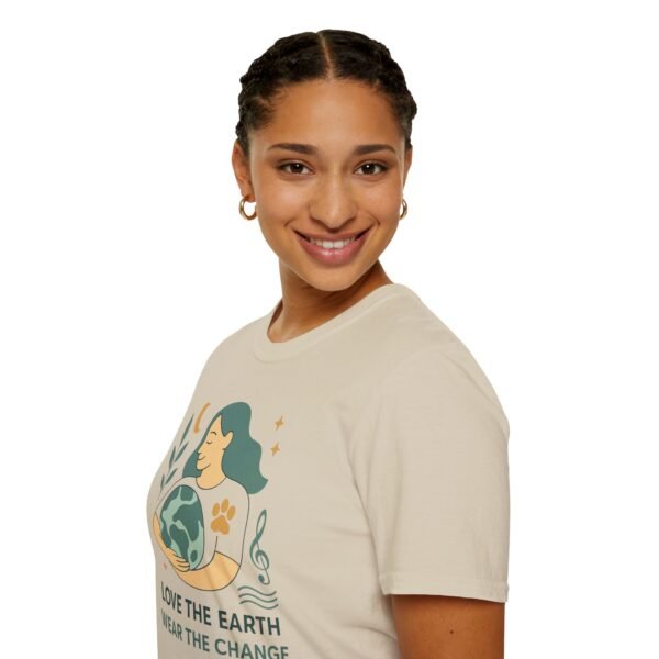 Eco-Friendly Unisex T-Shirt - "Love the Earth, Wear the Change" - immagine 37