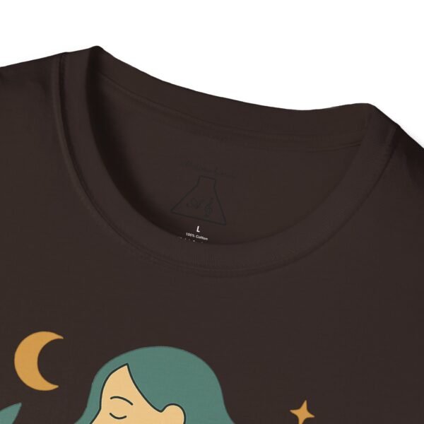 Eco-Friendly Unisex T-Shirt - "Love the Earth, Wear the Change" - immagine 52