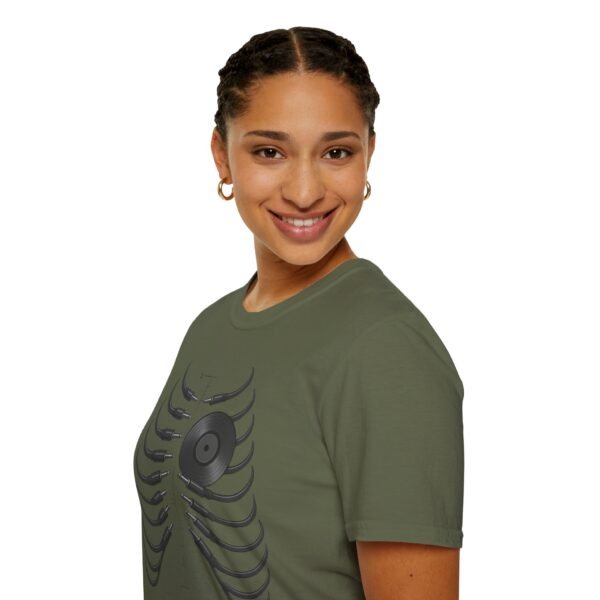 Unisex  T-Shirt - Softstyle, Casual"Beat of the Heart - immagine 76